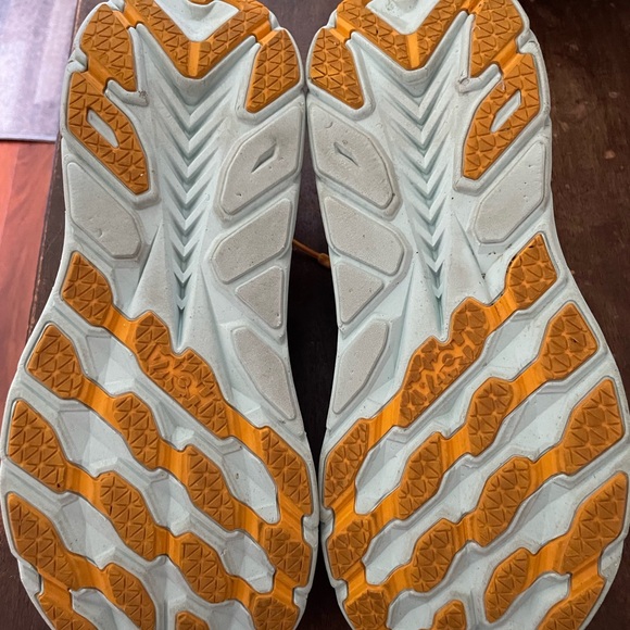 Women’s Hoka Clifton 8 - Picture 2 of 3